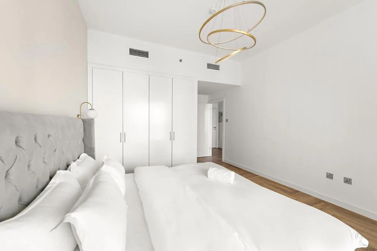 First Class 1Br Luxe Getaway Dubai Apartment