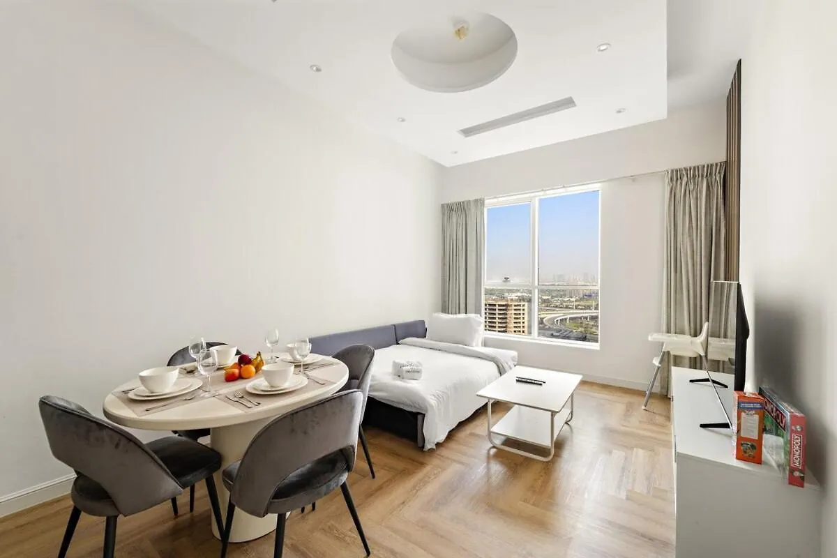 First Class 1Br Luxe Getaway Dubai Apartment